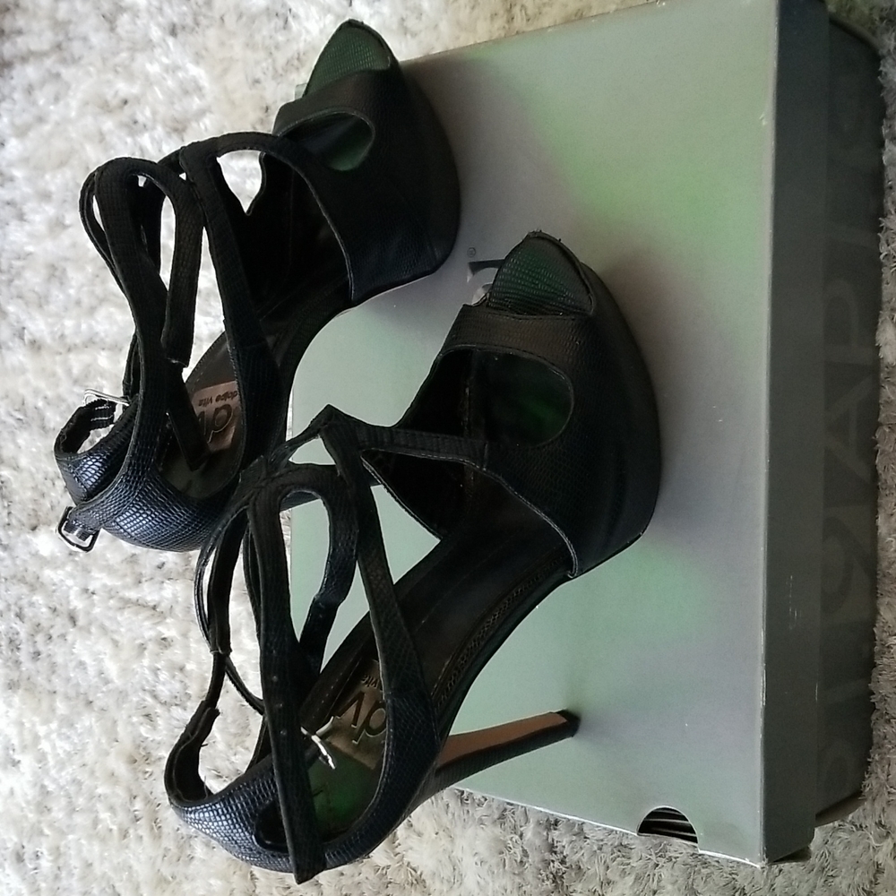 Shoes - Picture 2 of 3